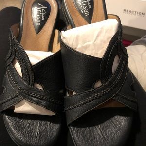 Brand new never used it off boss clarks sandels